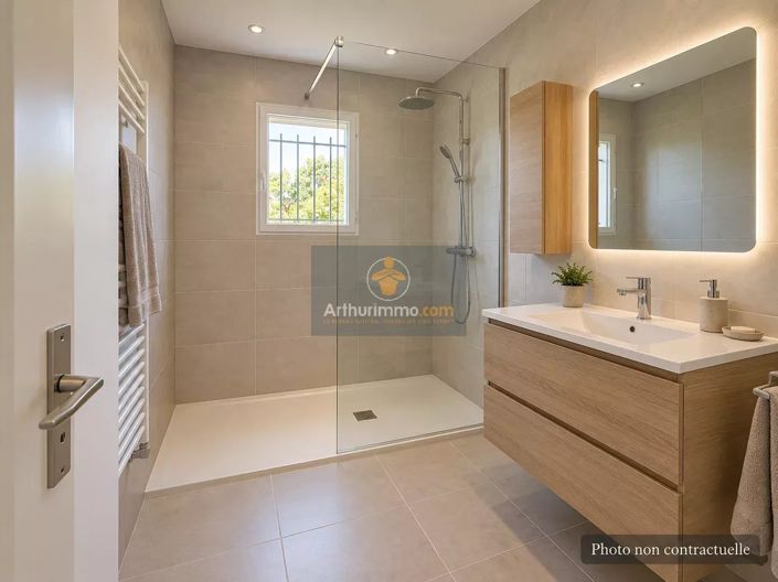 Image No.10-3 Bed House for sale