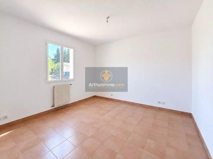 Image No.13-3 Bed House for sale