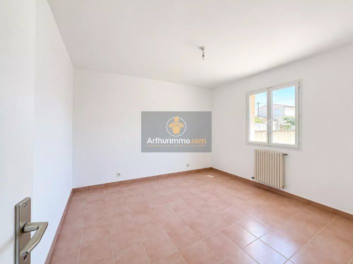 Image No.15-3 Bed House for sale