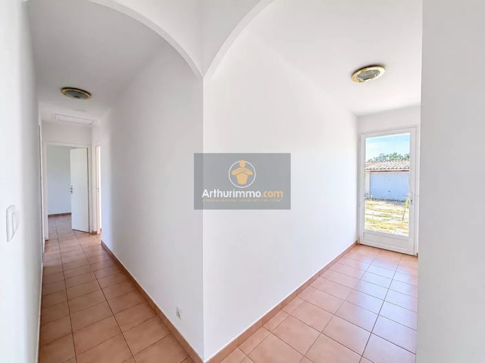 Image No.18-3 Bed House for sale