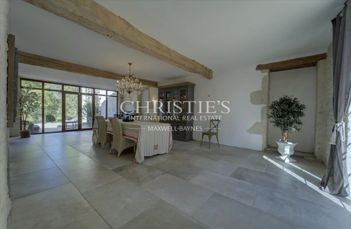 Image No.16-9 Bed Property for sale