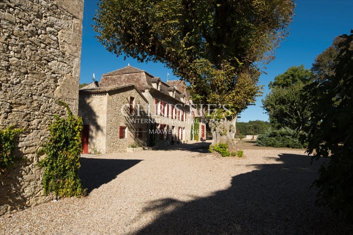Image No.4-9 Bed Property for sale