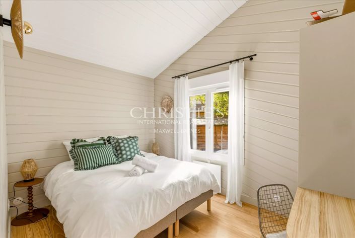 Image No.20-6 Bed House for sale