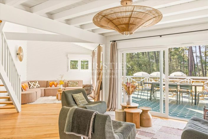 Image No.4-6 Bed House for sale