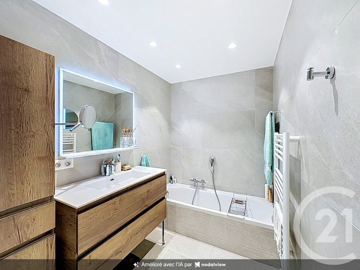 Image No.8-3 Bed Apartment for sale