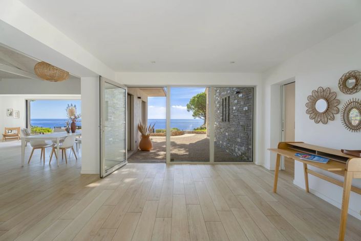 Image No.4-4 Bed House for sale
