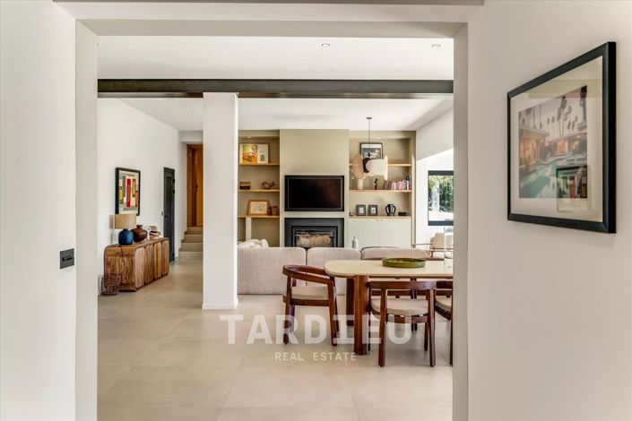 Image No.5-6 Bed House for sale