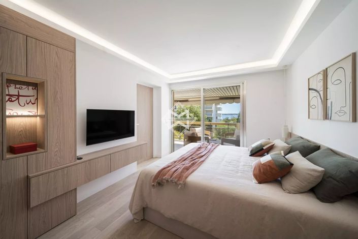 Image No.10-3 Bed Apartment for sale