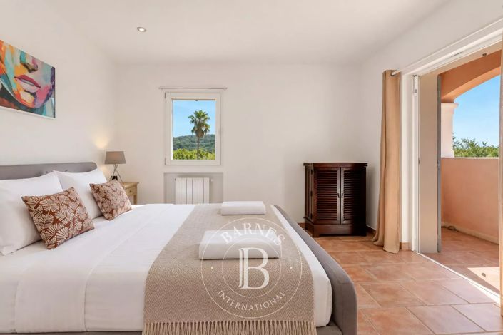 Image No.8-4 Bed House for sale
