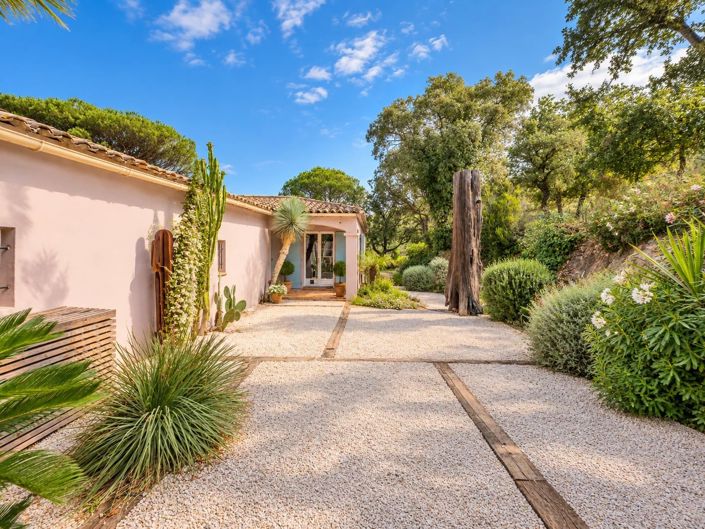 Image No.6-7 Bed House for sale