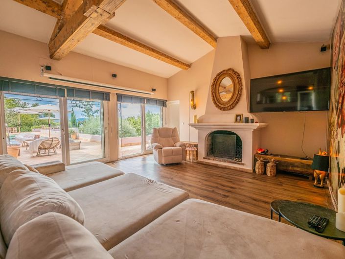 Image No.7-7 Bed House for sale