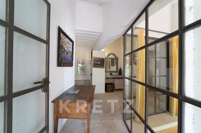 Image No.24-7 Bed House for sale