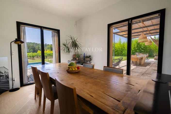 Image No.10-3 Bed House for sale