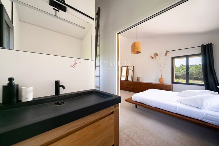 Image No.16-3 Bed House for sale