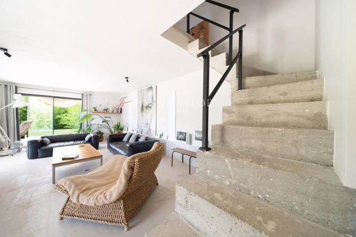 Image No.5-3 Bed House for sale