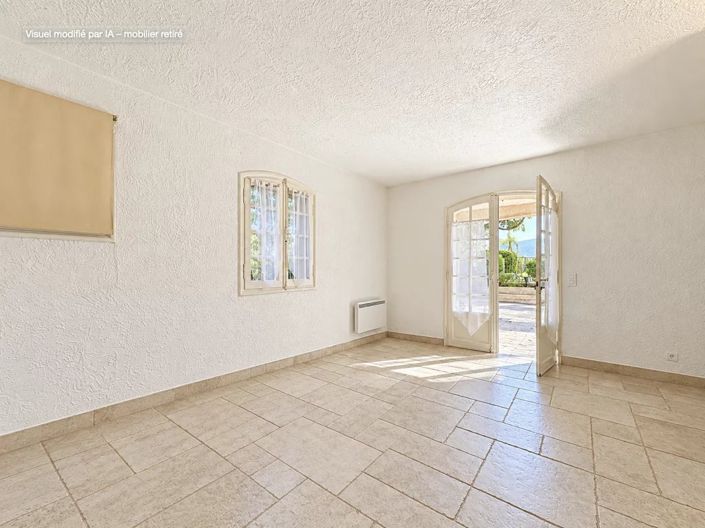 Image No.8-6 Bed House for sale