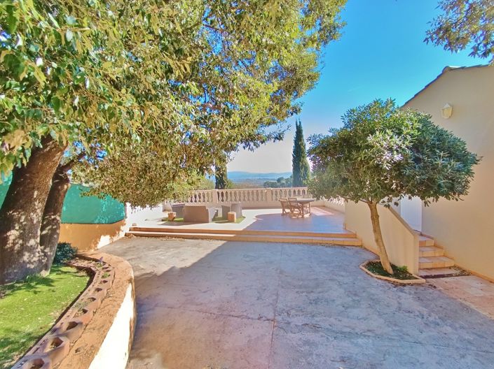 Image No.9-6 Bed House for sale