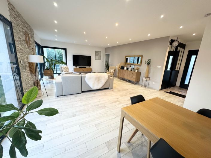Image No.3-3 Bed House for sale