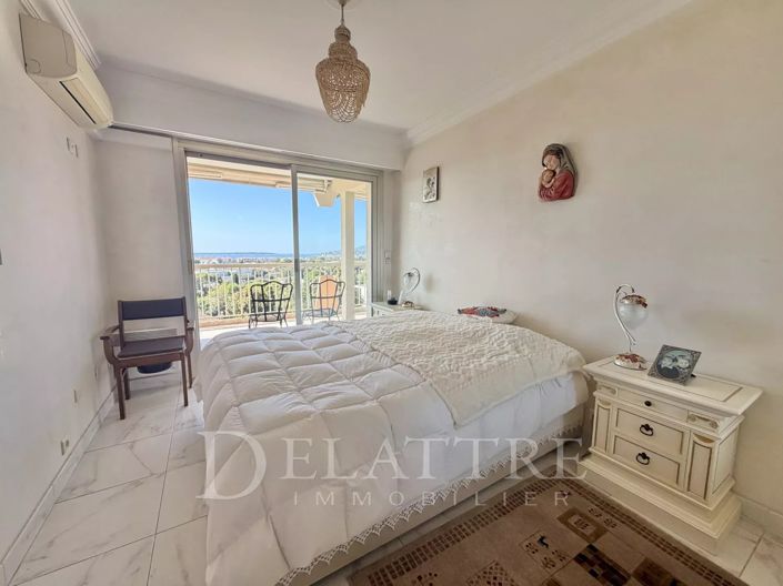 Image No.12-3 Bed Apartment for sale