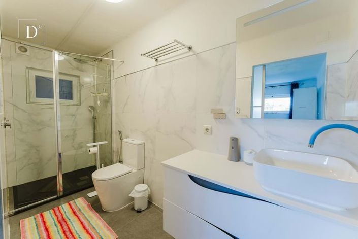 Image No.28-7 Bed Property for sale