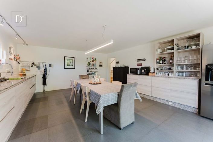 Image No.8-7 Bed Property for sale