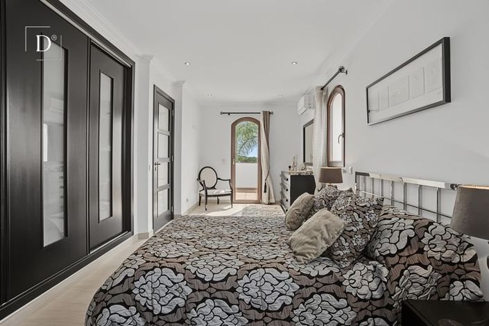 Image No.19-4 Bed House for sale