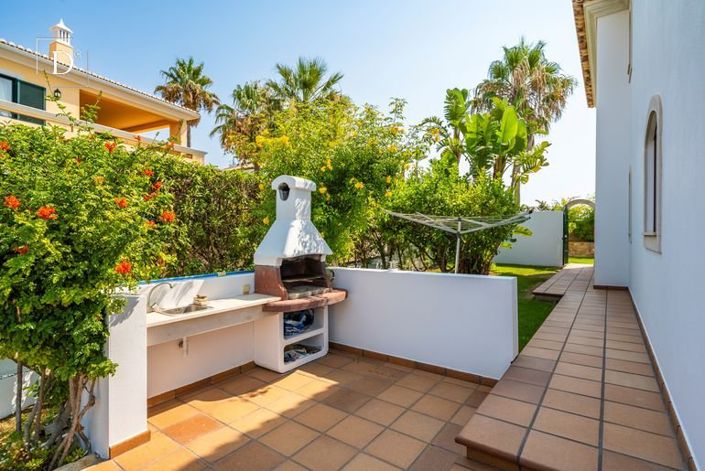 Image No.26-4 Bed House for sale