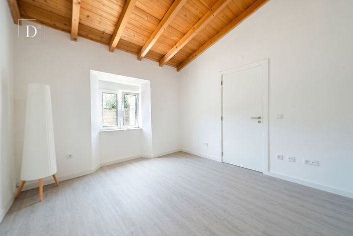 Image No.9-2 Bed House for sale