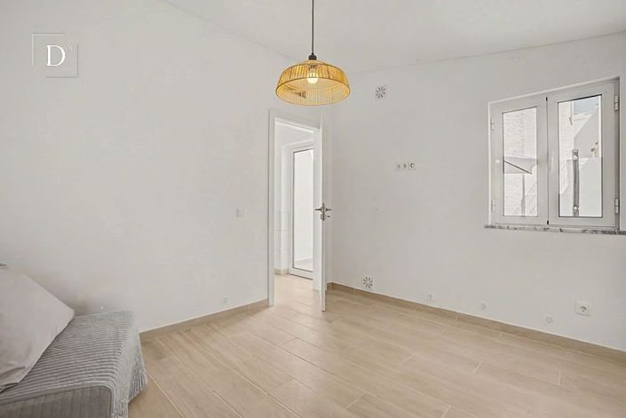Image No.11-2 Bed House for sale
