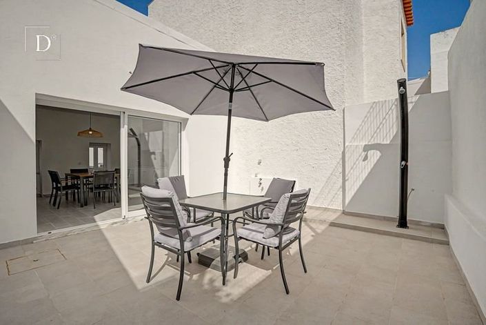 Image No.18-2 Bed House for sale