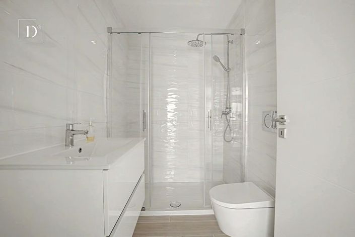 Image No.5-2 Bed House for sale
