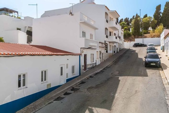 Image No.9-2 Bed House for sale