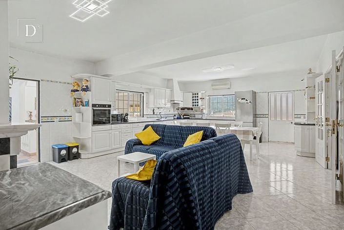 Image No.13-8 Bed House for sale