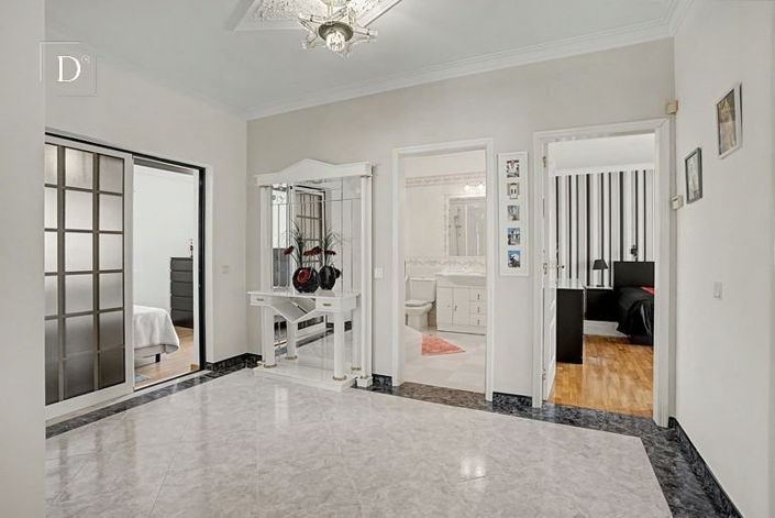 Image No.23-8 Bed House for sale