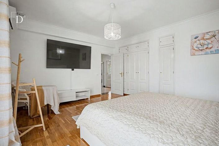Image No.35-8 Bed House for sale