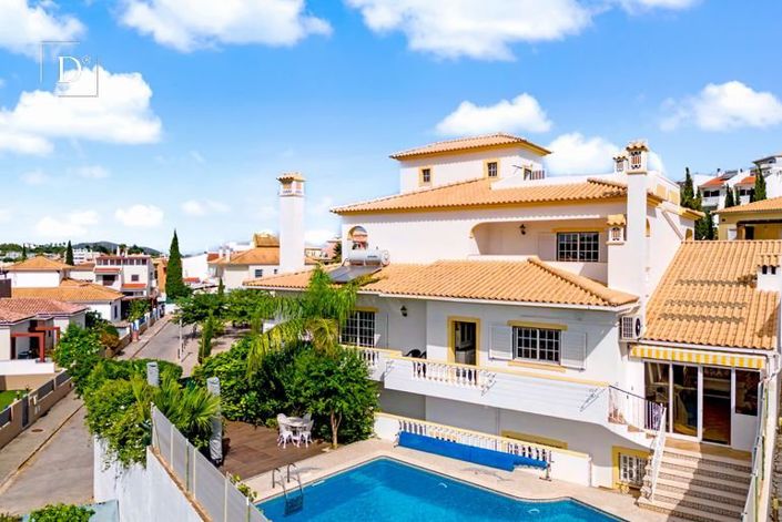 Image No.36-8 Bed House for sale