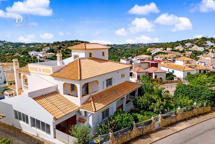 Image No.37-8 Bed House for sale