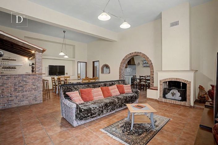 Image No.39-8 Bed House for sale