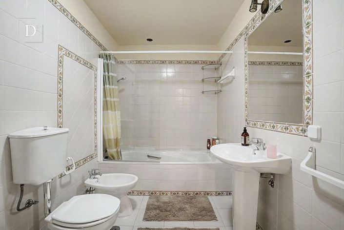Image No.45-8 Bed House for sale