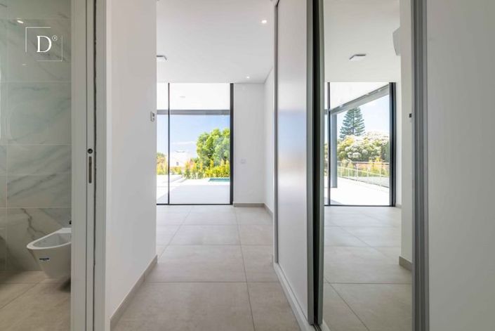 Image No.10-4 Bed House for sale