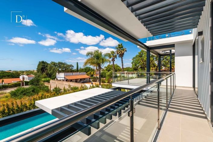 Image No.30-4 Bed House for sale