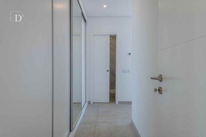 Image No.31-4 Bed House for sale