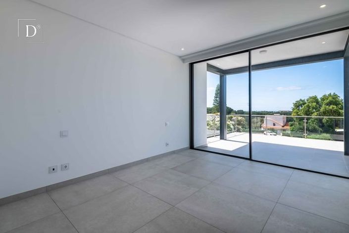 Image No.33-4 Bed House for sale