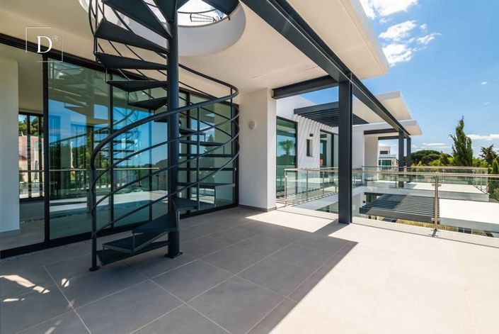 Image No.35-4 Bed House for sale
