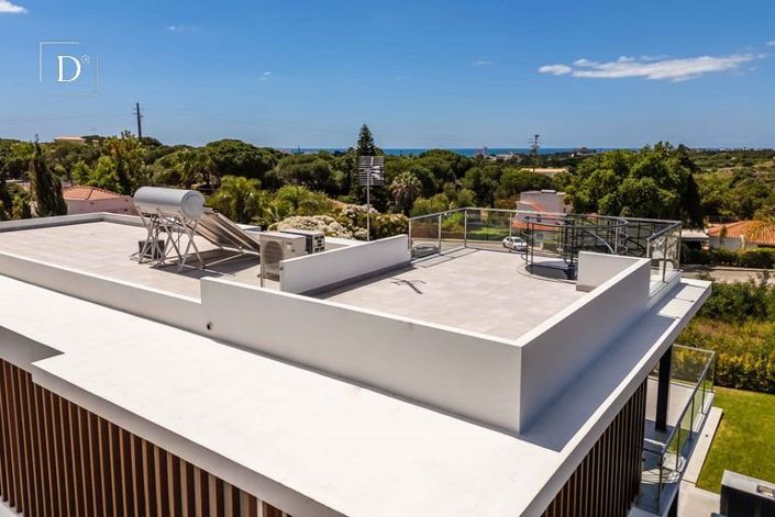 Image No.40-4 Bed House for sale