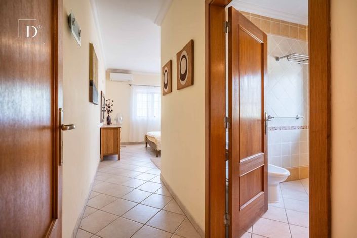 Image No.12-3 Bed House for sale
