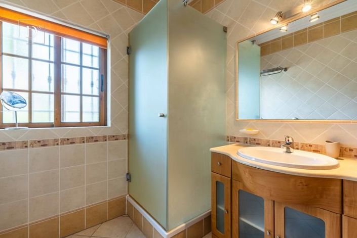 Image No.15-3 Bed House for sale