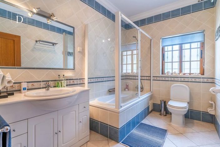 Image No.19-3 Bed House for sale