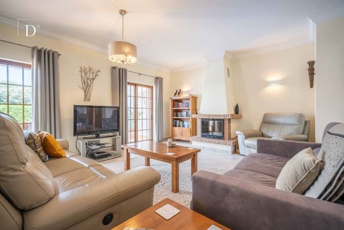 Image No.2-3 Bed House for sale