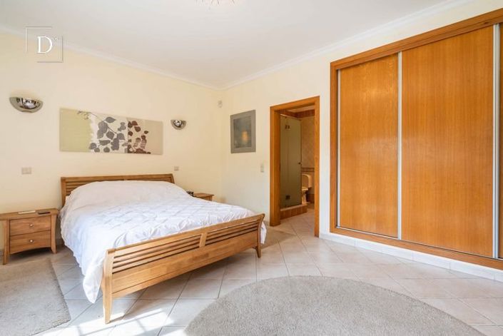 Image No.21-3 Bed House for sale